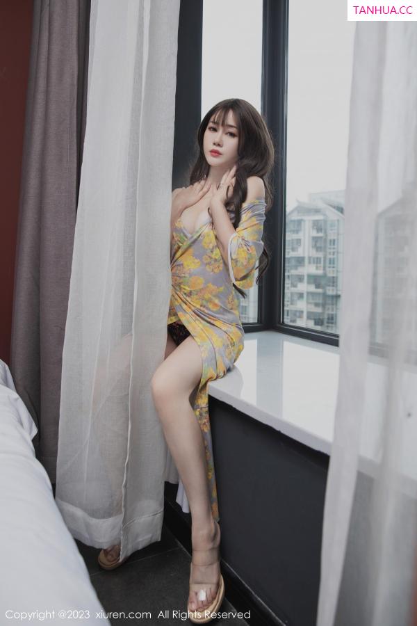   [XiuRen]高清写真图 2023.06.20 No.6949 严利娅Yuliya 长裙美腿第16张图片